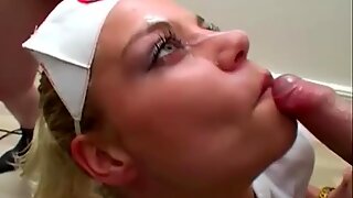 Σέξι ηβ διάθιά έφηβη παίρνει σπέρμα στο ντεμπούτο της, ολός ψεκασμός